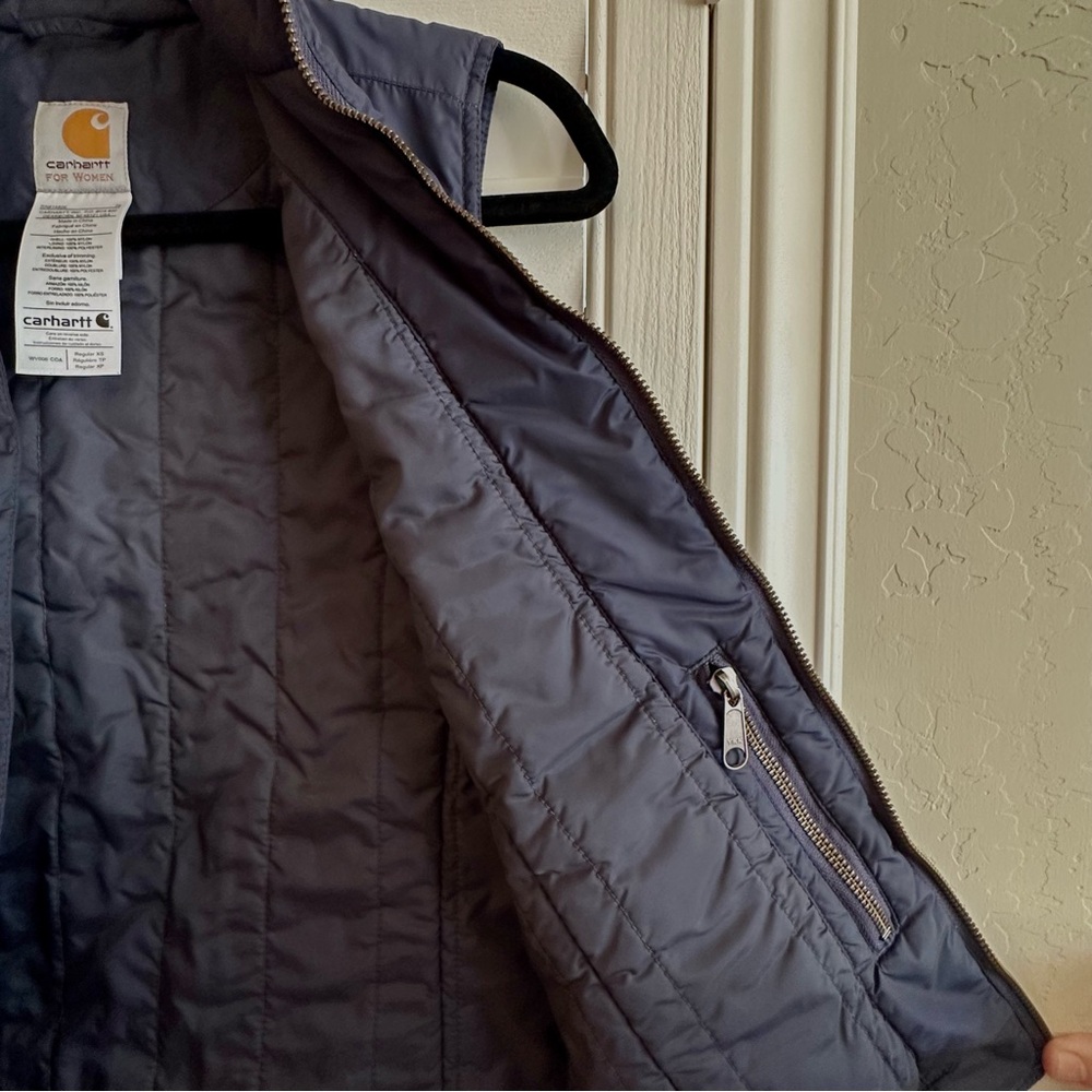 Carhartt Women's Navy Puffer Vest size XS - Picture 7 of 7